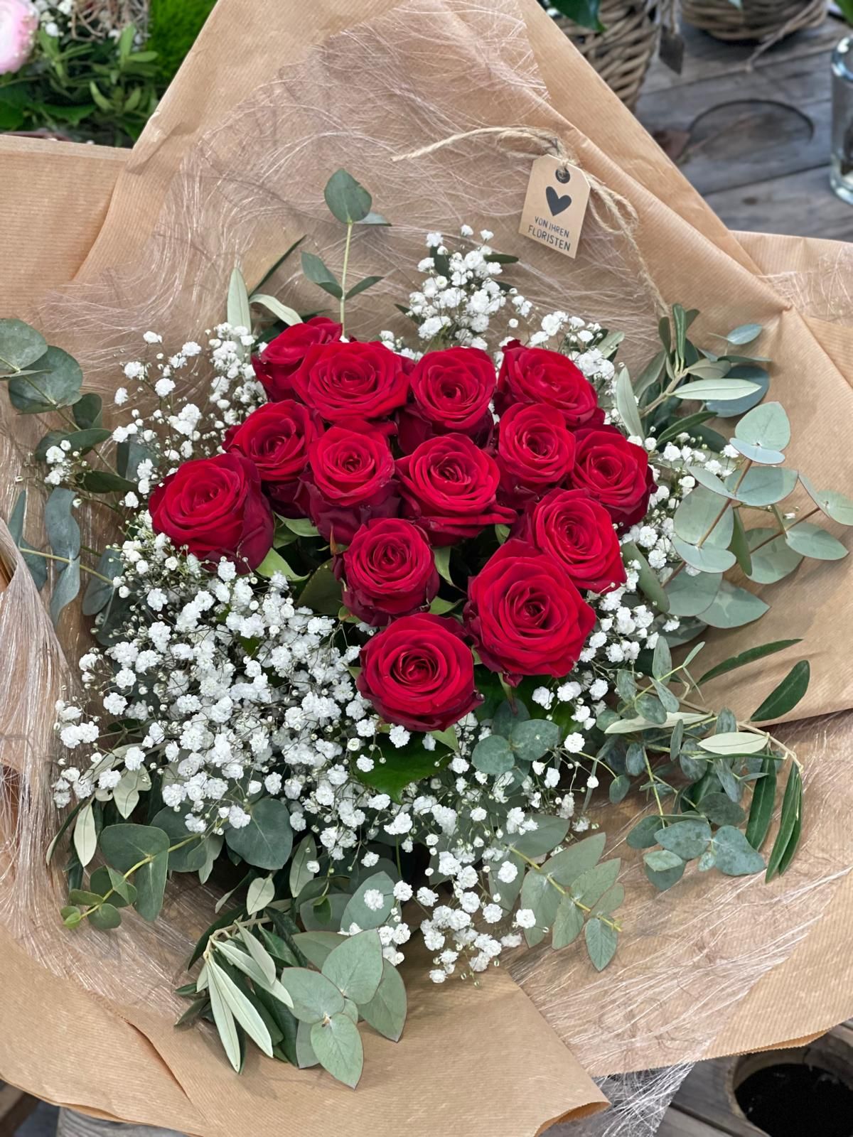 verspielter-rosenstrauss