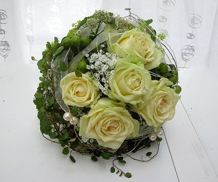 hochzeit-rosen-brautstrauss